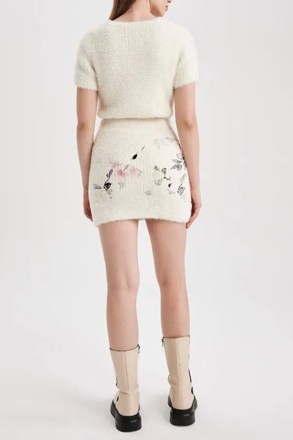Short Sleeve Knit Butterfly Embroidered Skirt