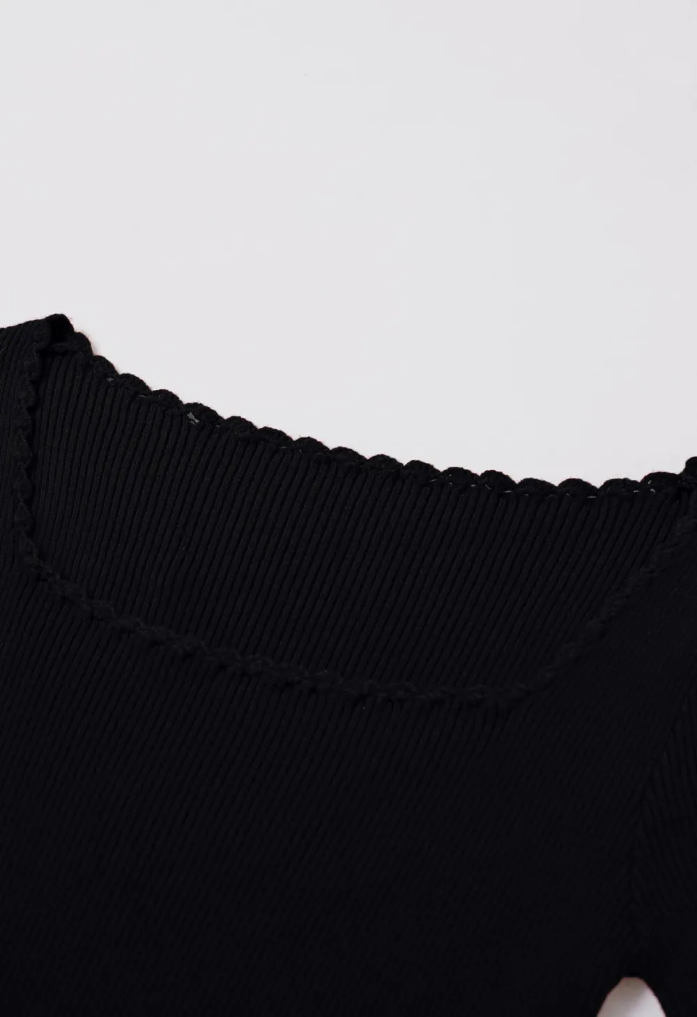 SCALLOPED EDGE SQUARE NECK SHORT SLEEVE KNIT TOP IN BLACK