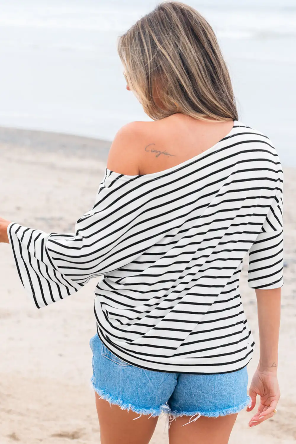 Half Sleeve Scoop Neck Tee
