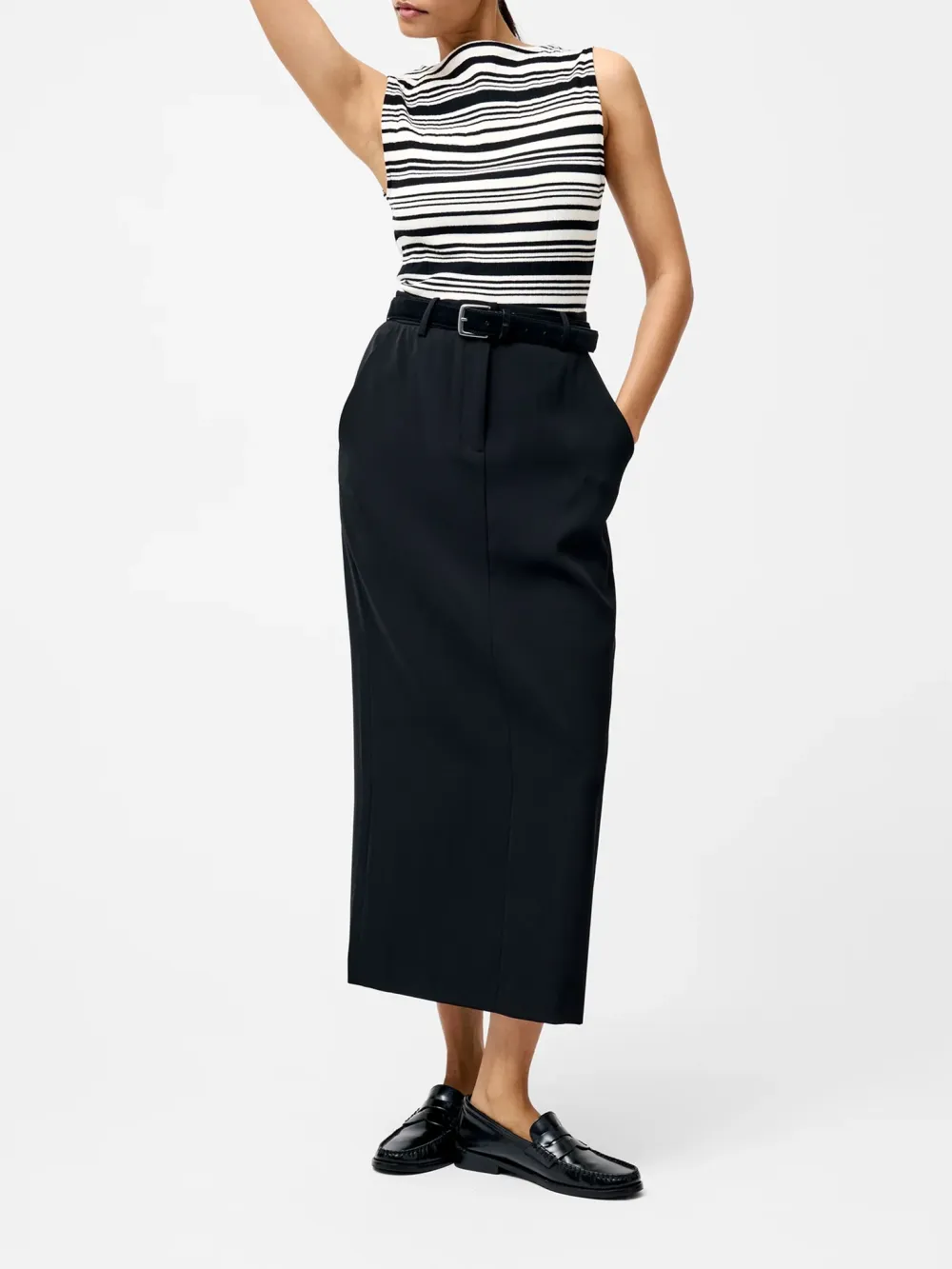 Stylish And Modern Sleeveless Striped Top