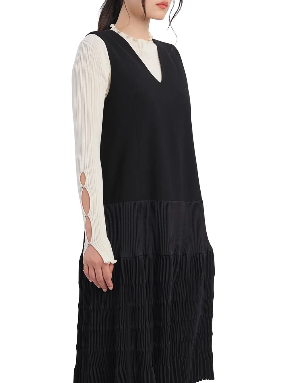 Contrast - Sleeve V - neck Midi Dress