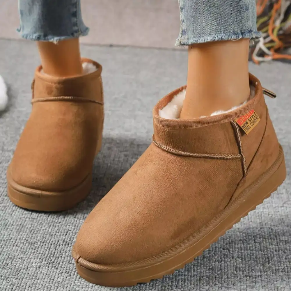 Relaxed Round Toe Platform Boots