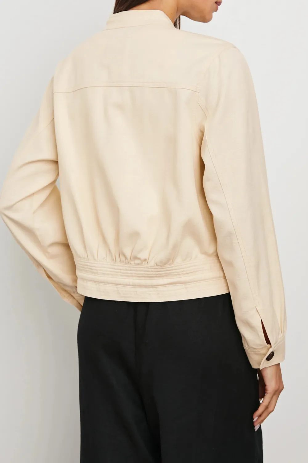 Dark-Colored Horn-Button Design Large Pocket Jacket