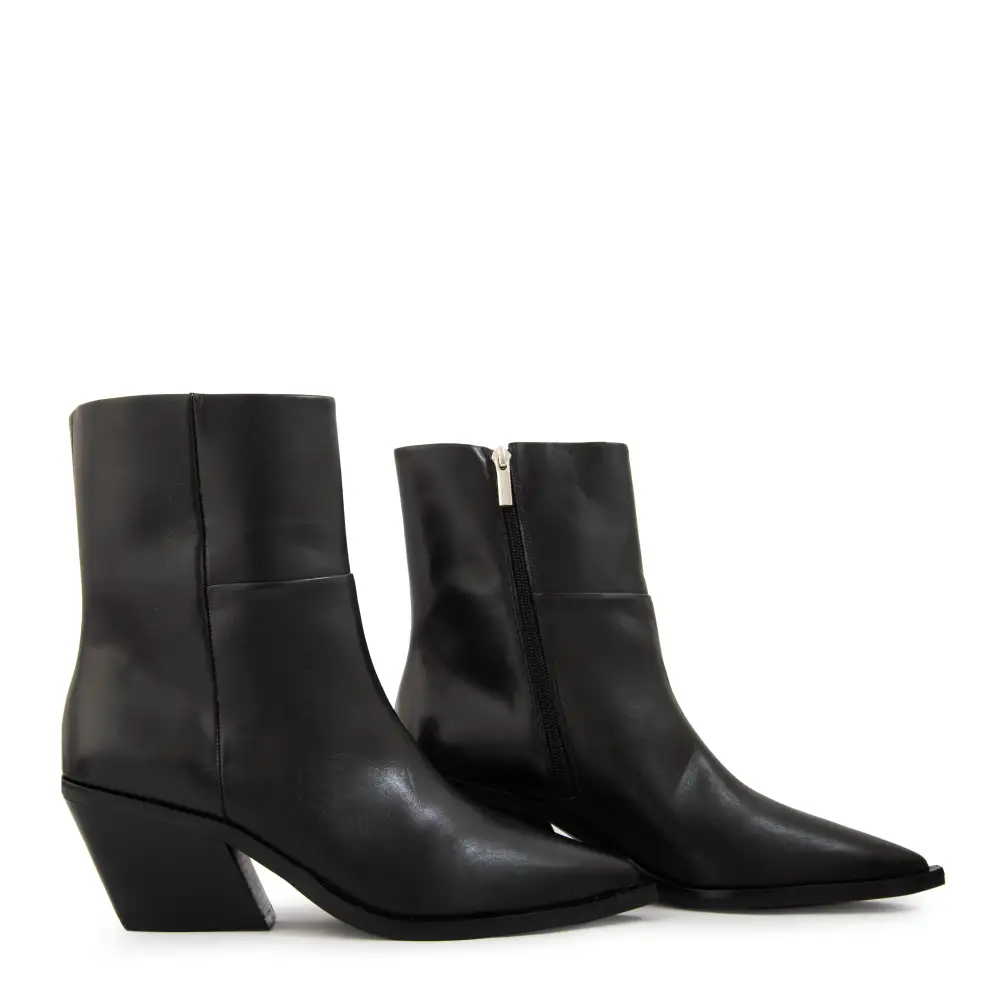Streamlined Low Shaft Casual Ankle Boots