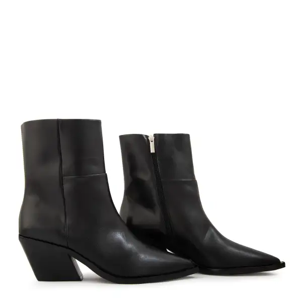 Streamlined Low Shaft Casual Ankle Boots