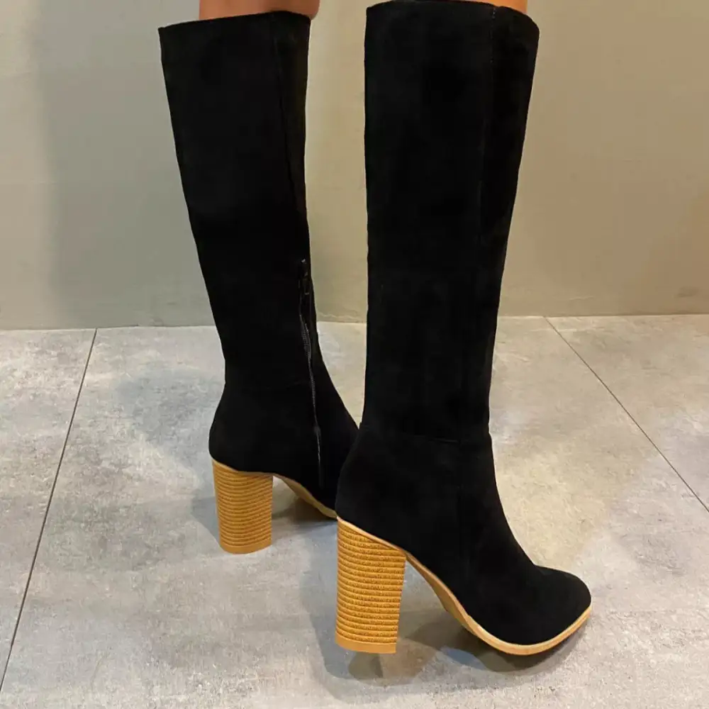 Textured Pointed Toe Block Heel Boots