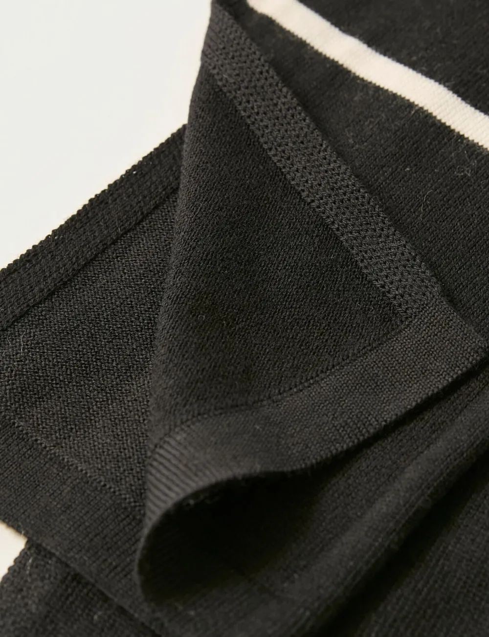 Niche Design Black Colorblock Wool Scarf