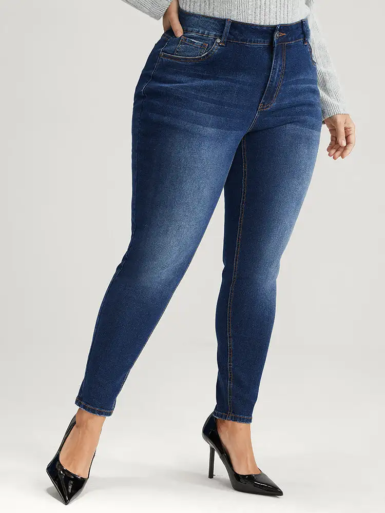 Mom Jeans Straight Very Stretchy High Rise Medium Wash Contrast Jeans