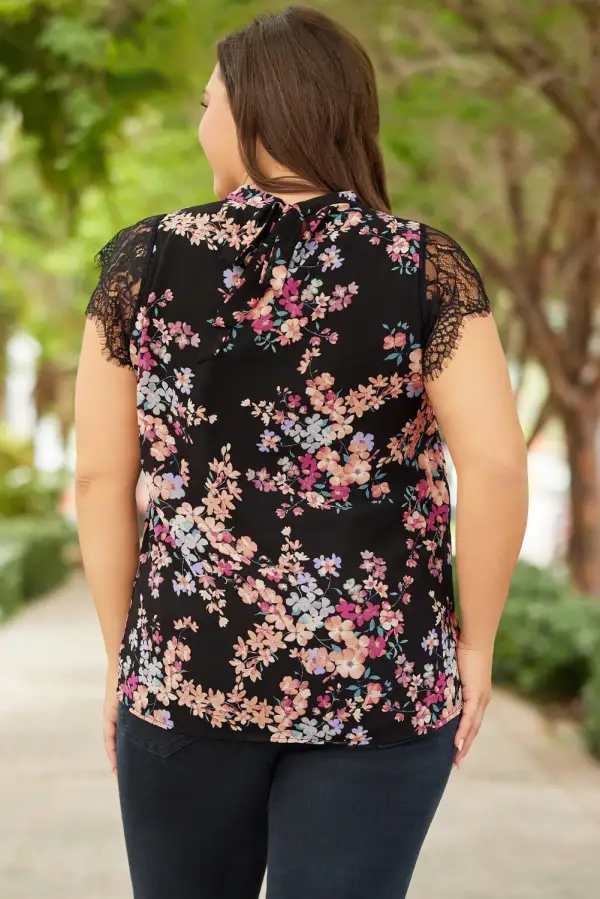 Easy Layer Floral Blouse