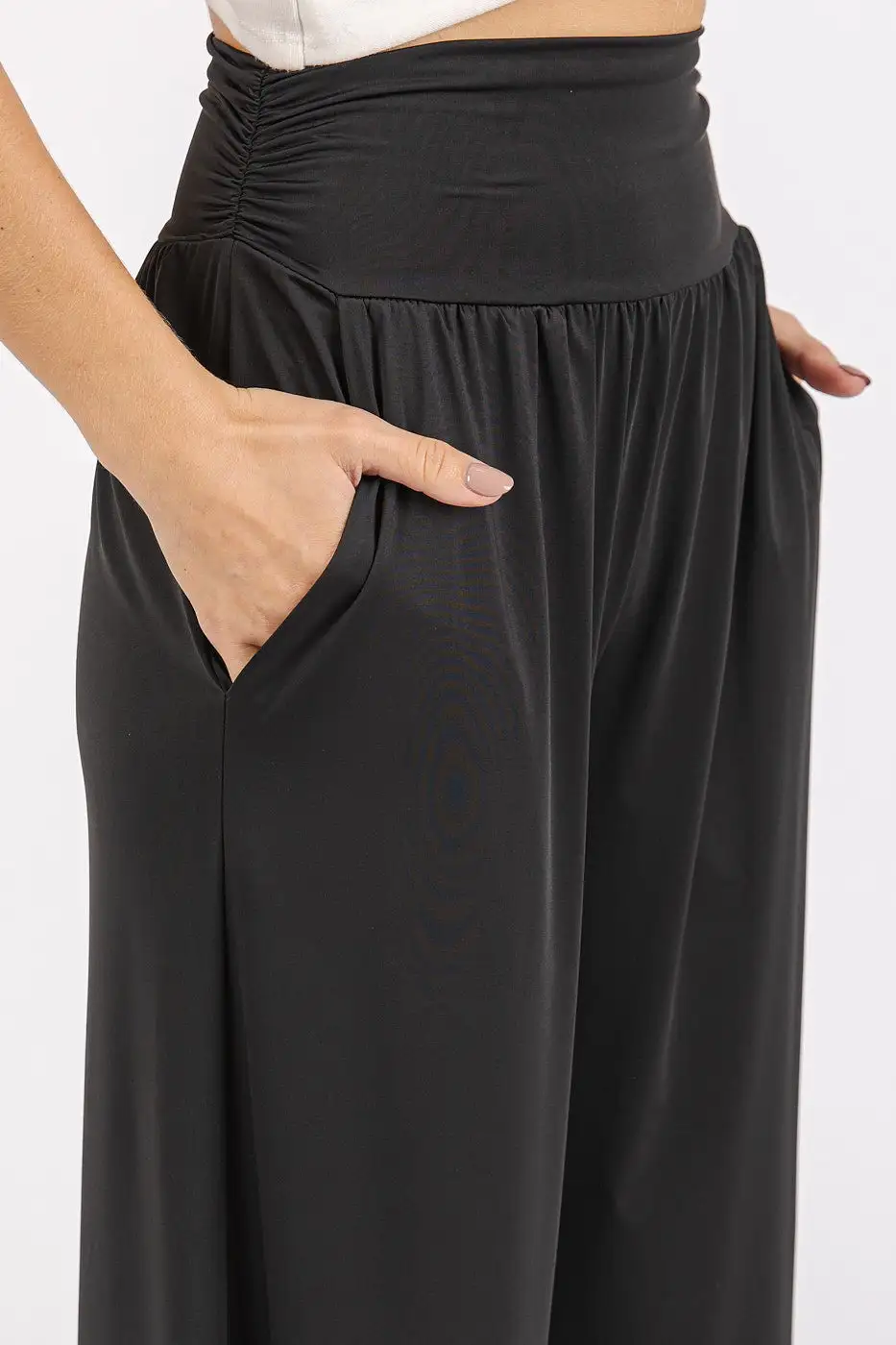 Stretch Banded Waist Wide Leg Pants With Pockets