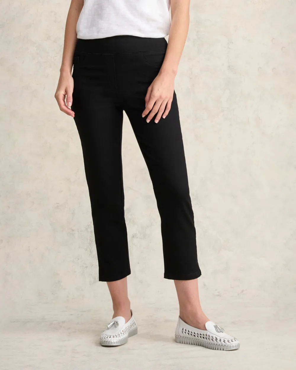 Cropped Pants For Chic Minimalist Style