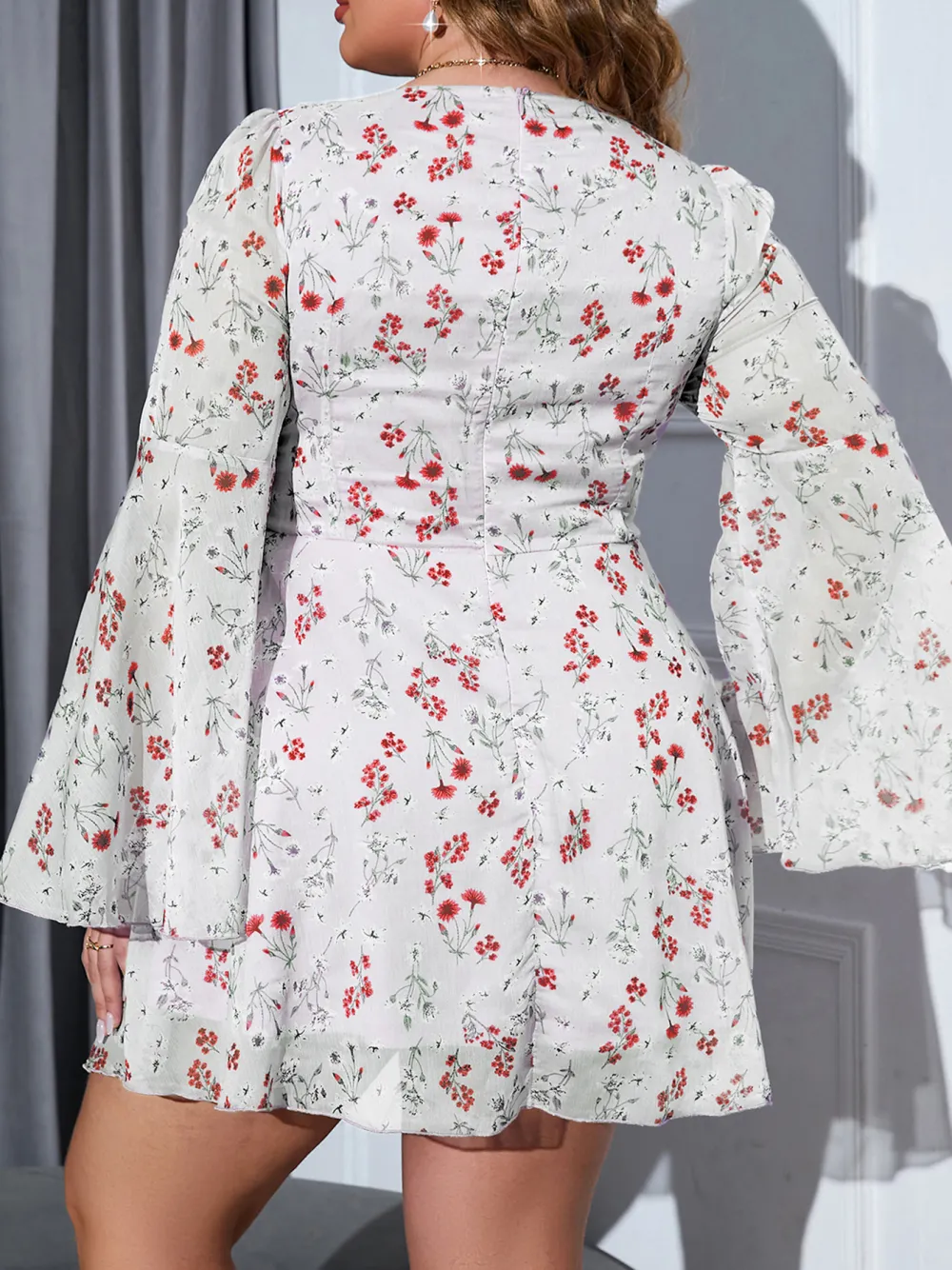 New V Neck Dress Sexy Floral Trumpet Sleeve A Line Dress