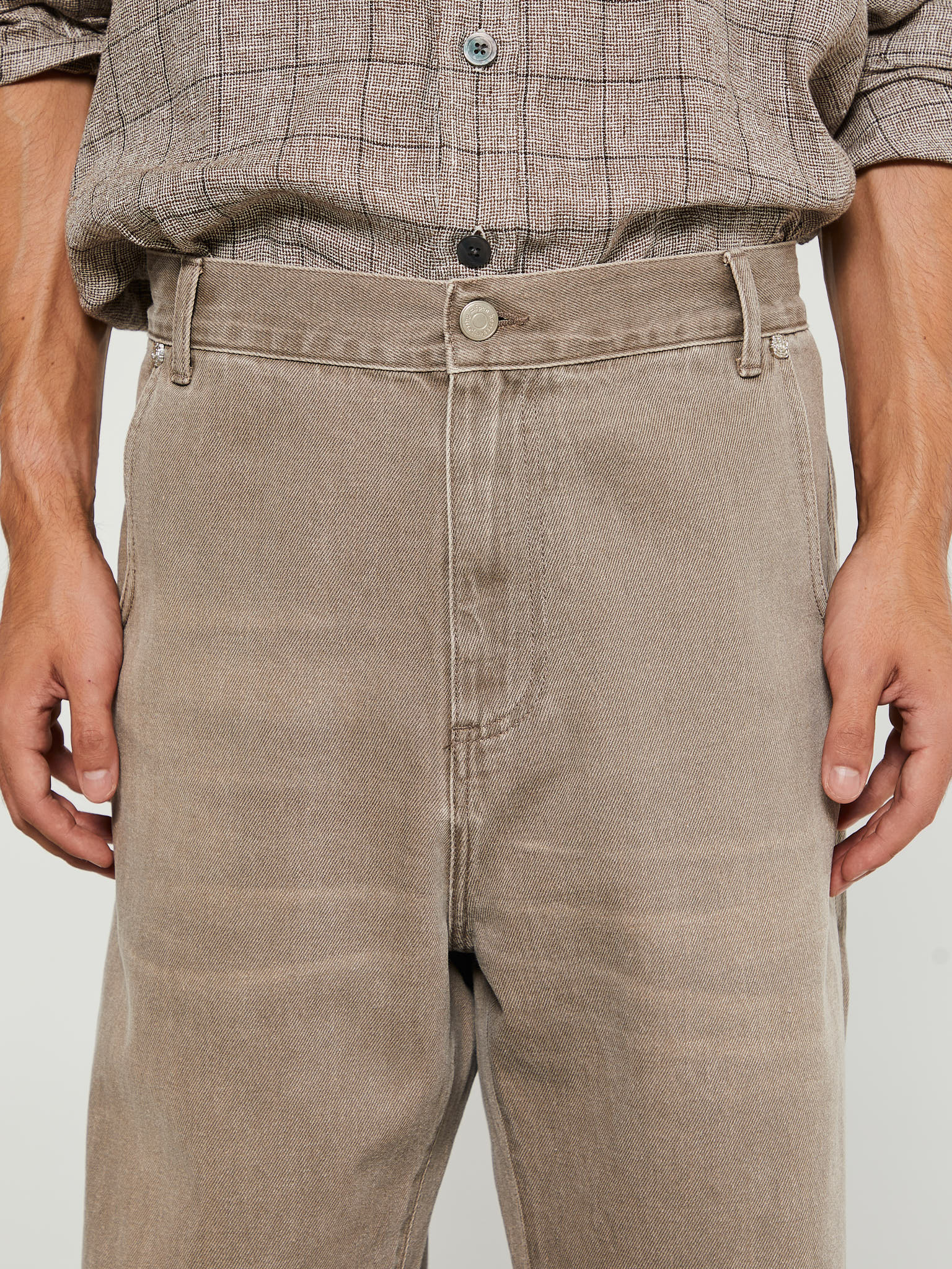 Straight Cut Rivet Jeans in Washed Brown