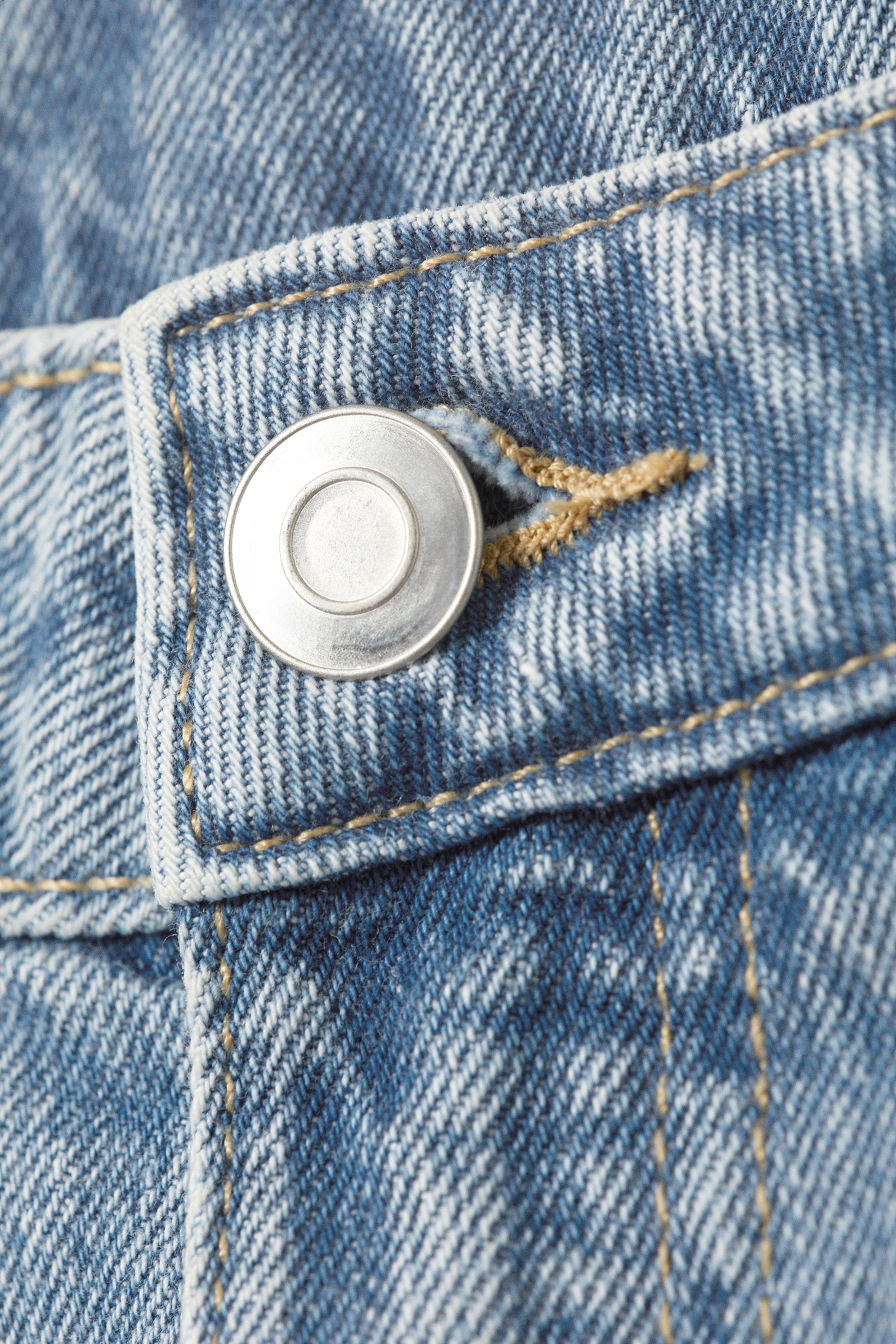 Pocketed Mid Rise Jeans