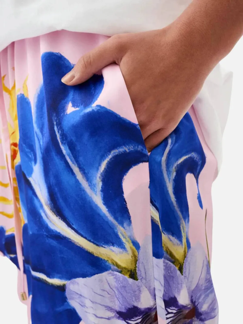 Printed Mid-Rise Pants with Pockets