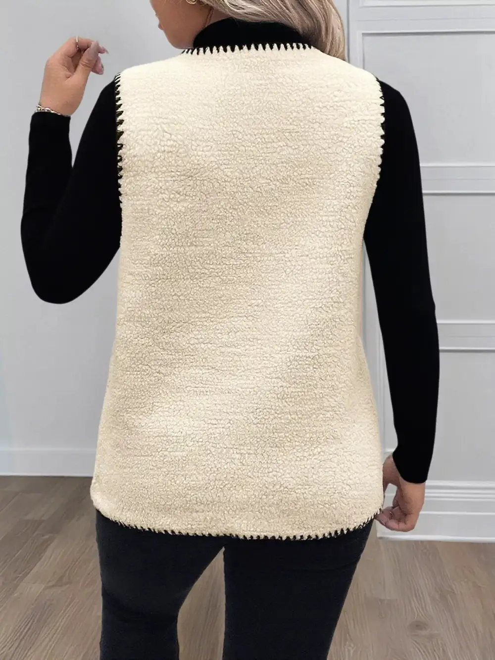 Plus Size Contrast Trim Button