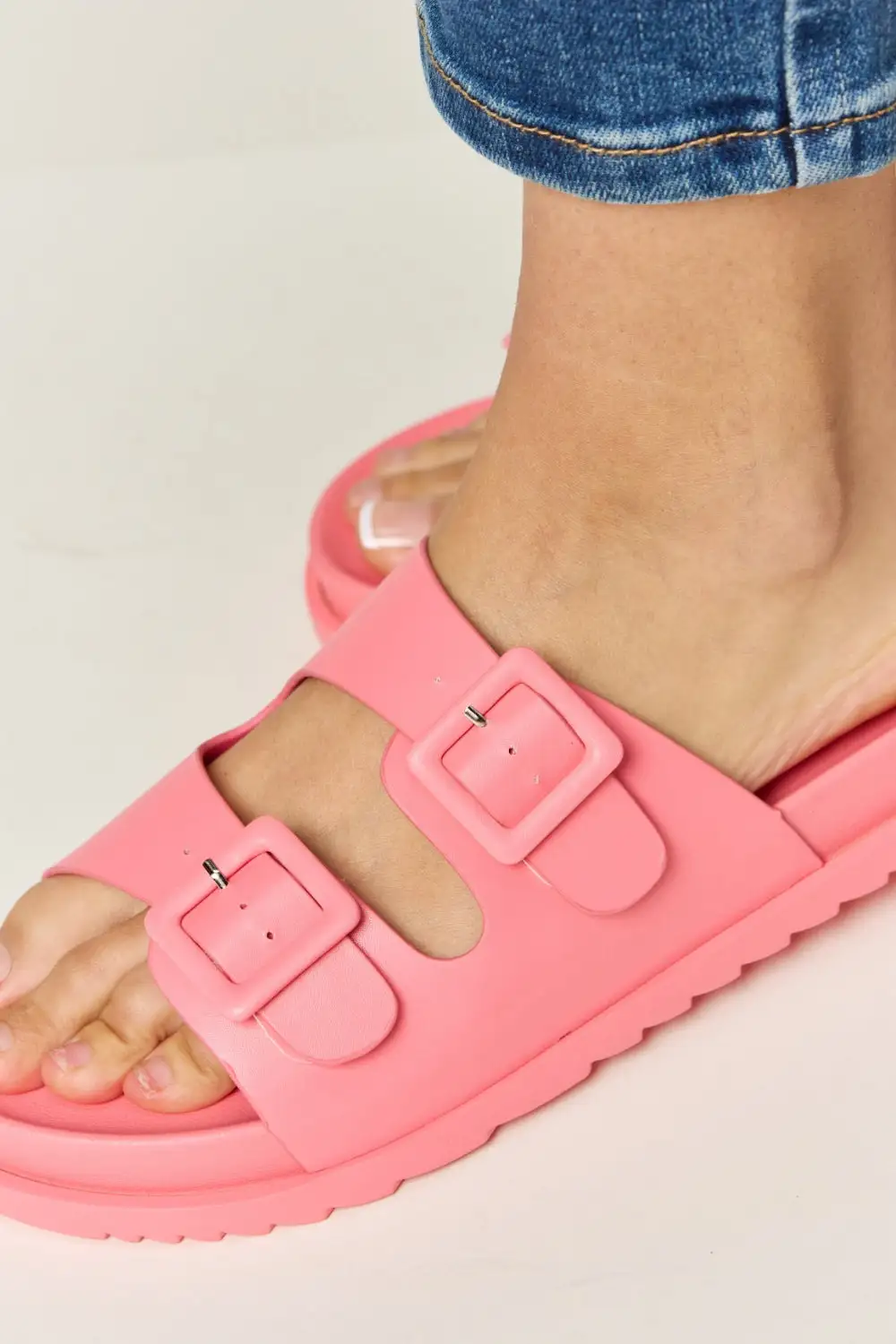 Buckle Legend Sandals