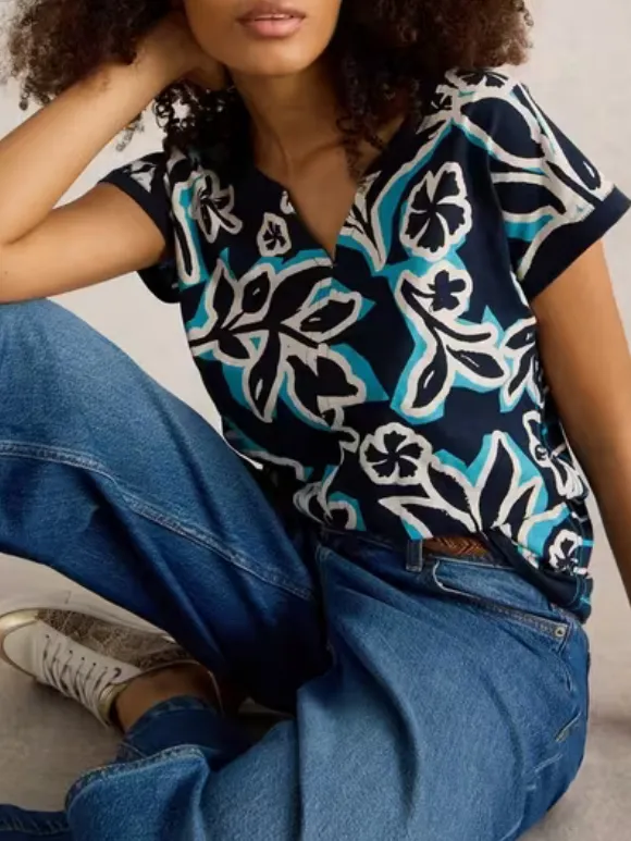 Notch Neck Print T-Shirt