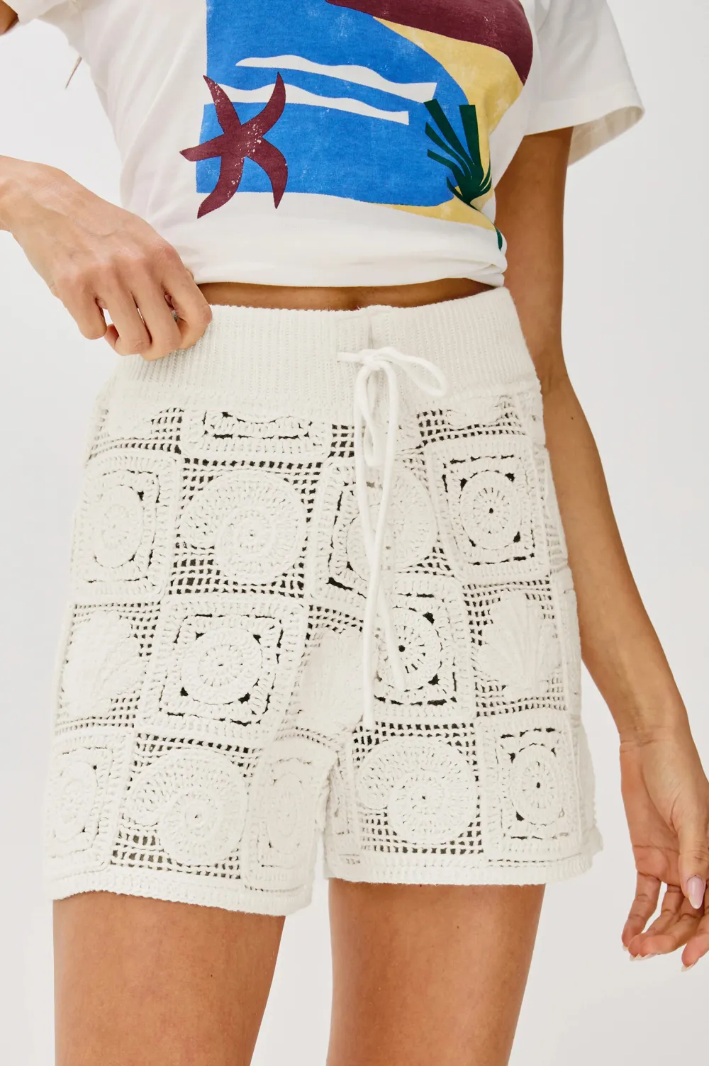 Rounded Art Pattern Shorts