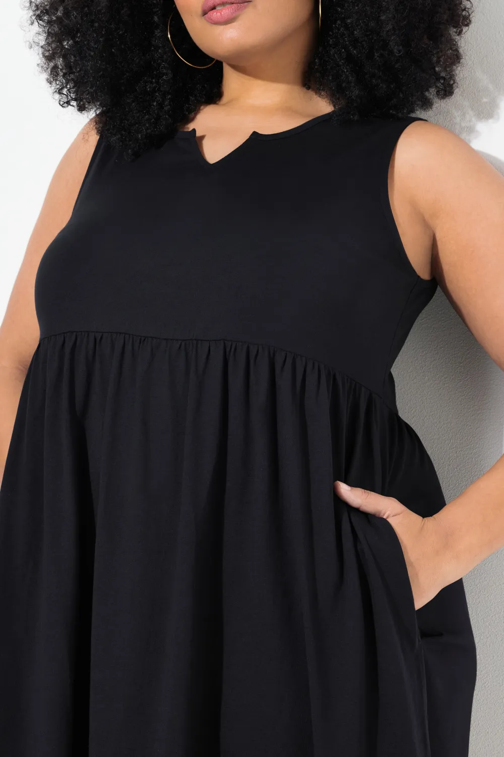 Solid Color Notch Round Neck Dress