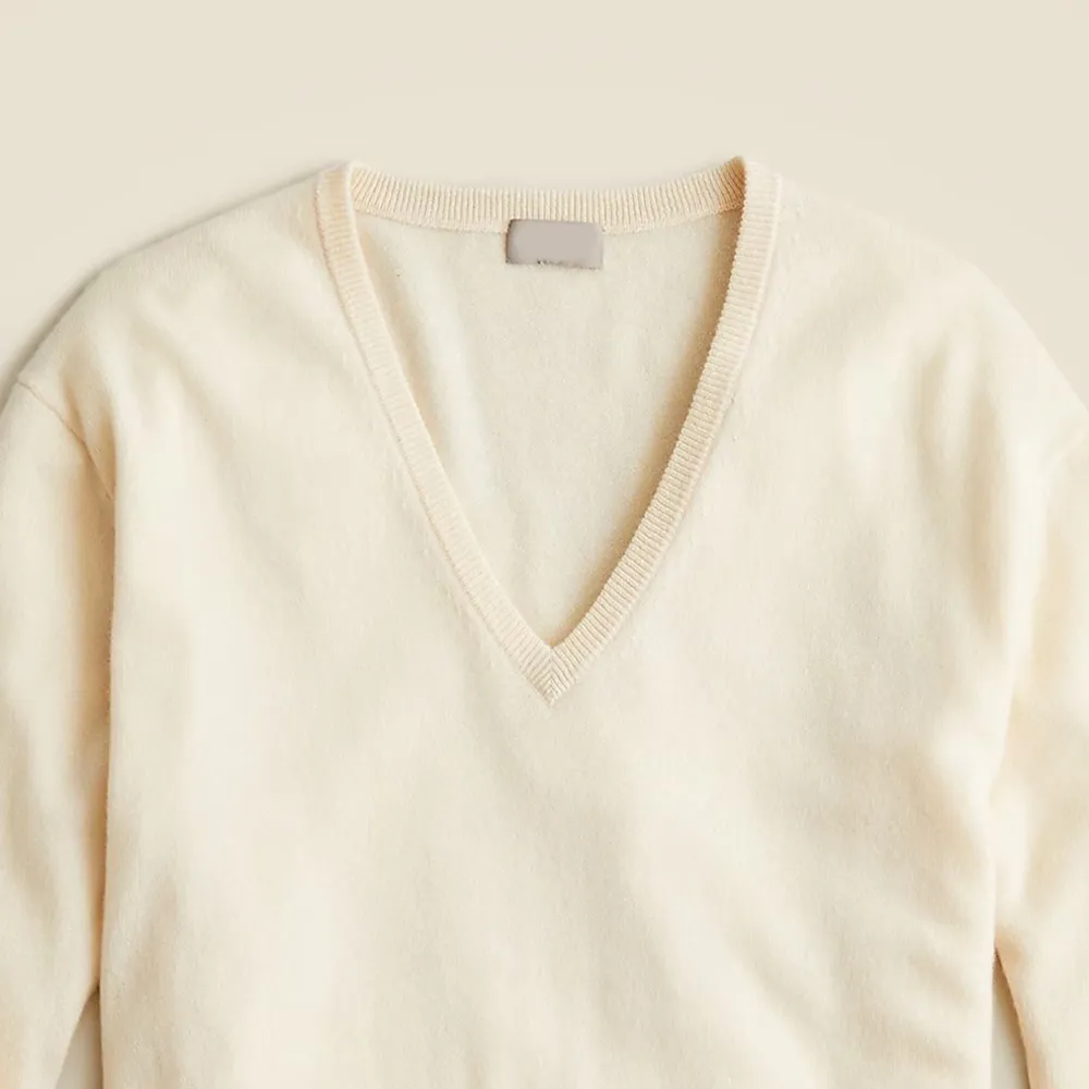 Cashmere Relaxed V-Neck Sweaters