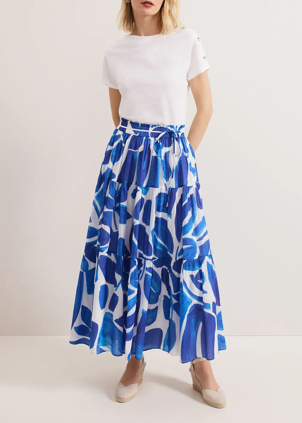 Blue Art-Printed Half-Length Skirt