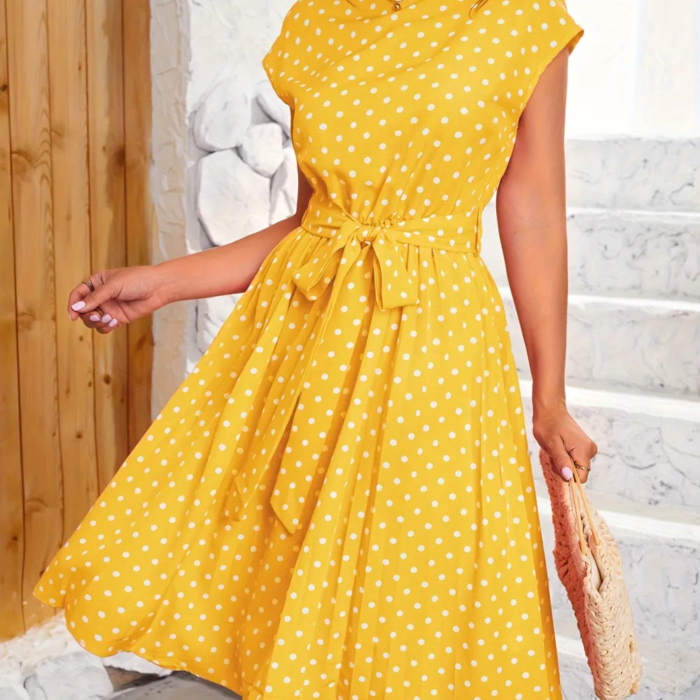 Polka Dot Pleated Dress: Spring Style (Casual, Short Sleeves)