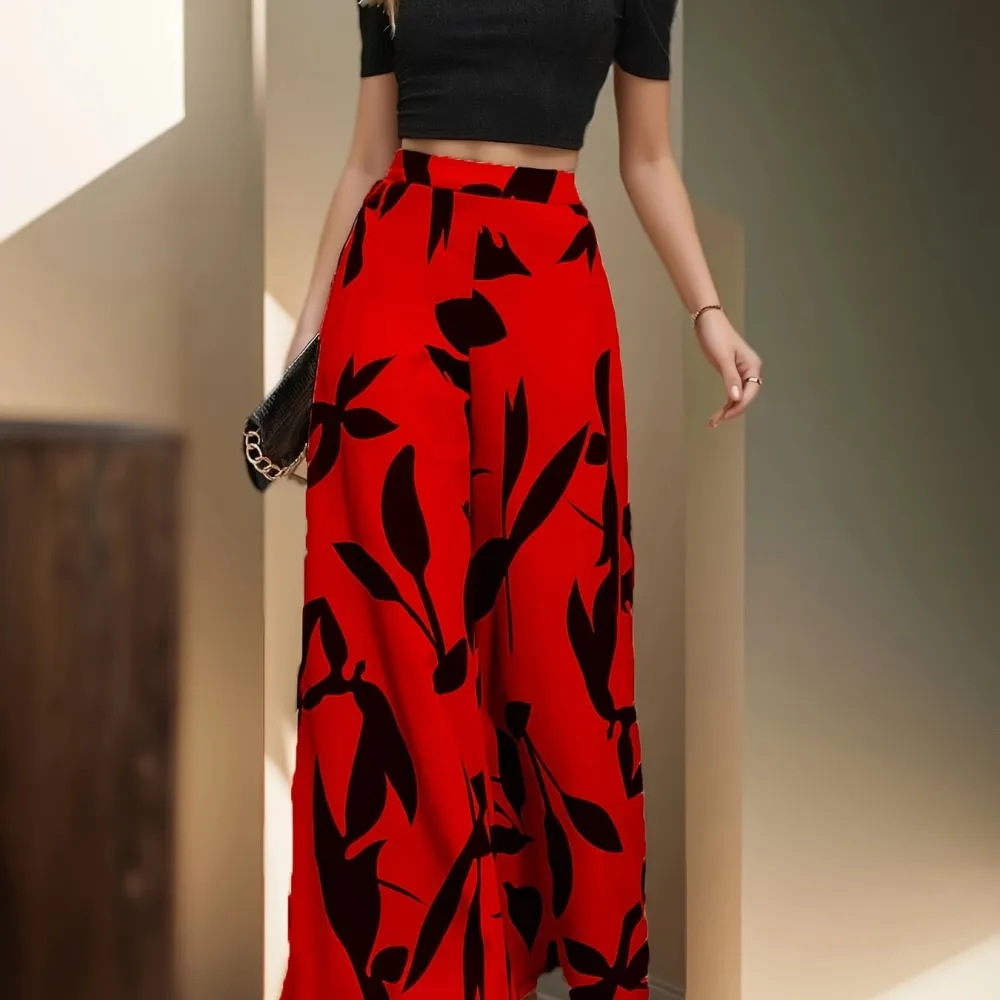 Two-Piece Pantsuit: Effortless Elegance (Solid Tee, Leaf Print Pants)