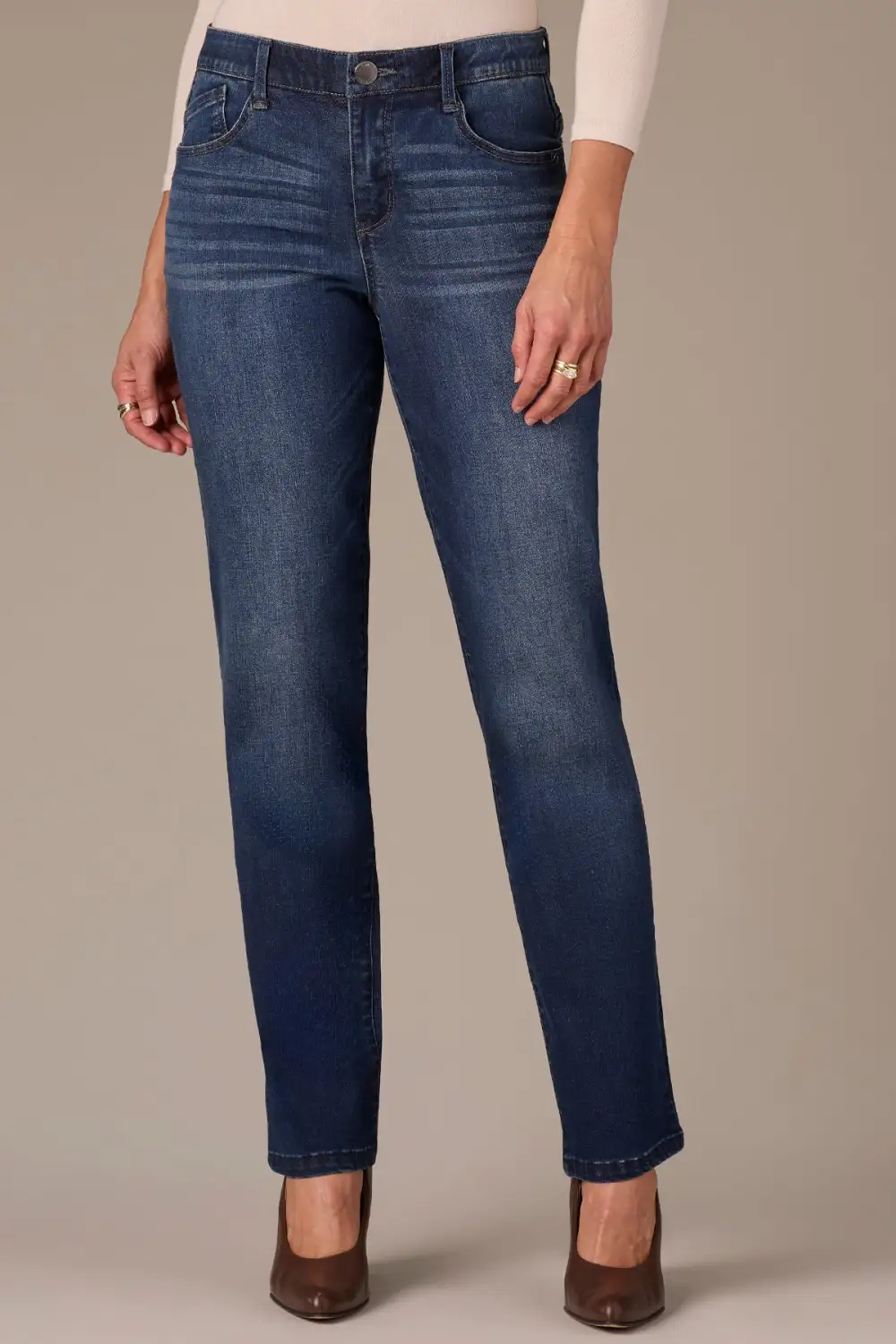 Clean Look Petite Mid Rise Straight Leg Jeans