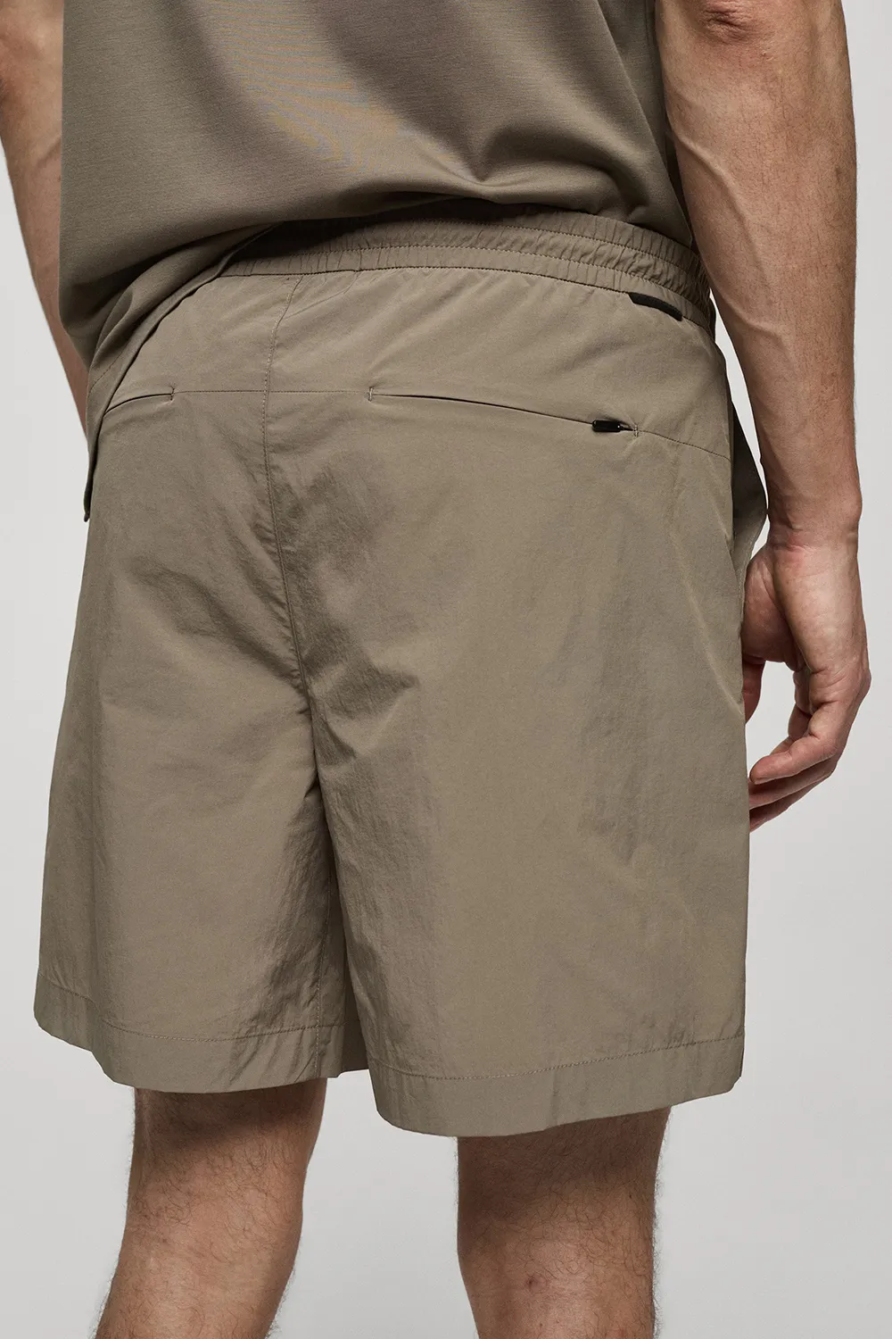 Daily Water-Repellent Shorts With Drawstring