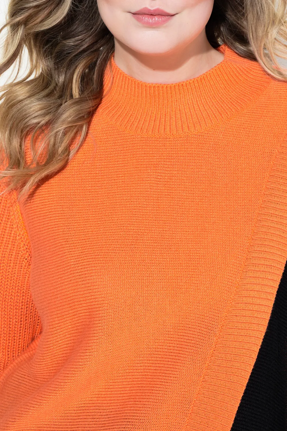 Splicing Round Neck Women's Sweater