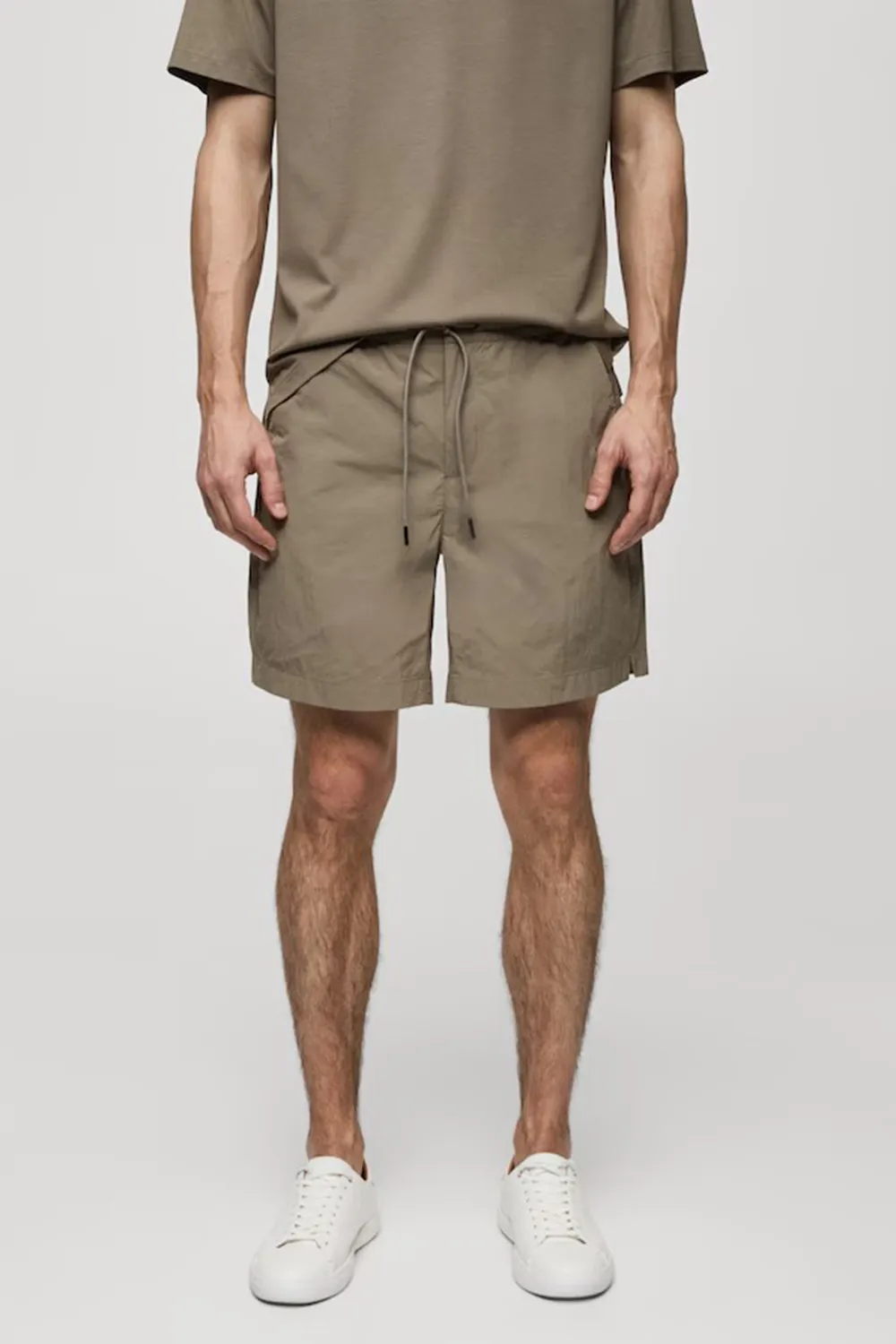 Daily Water-Repellent Shorts With Drawstring