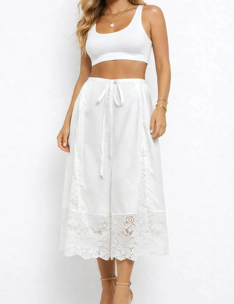 Boho Lace Hem Drawstring Waist Wide Leg Shorts