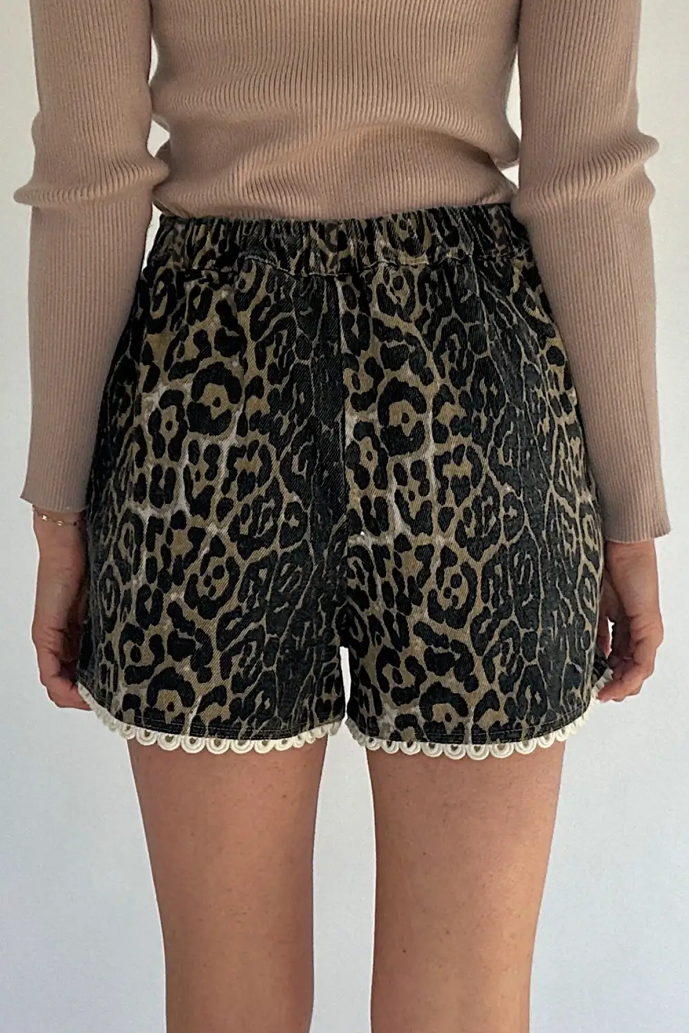 Contrast Scalloped Lace Trim Leopard Denim Shorts