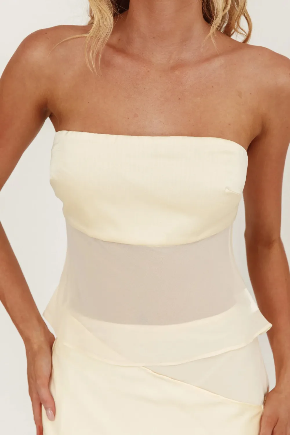 Gorgeous And Exquisite Off-The-Shoulder Top