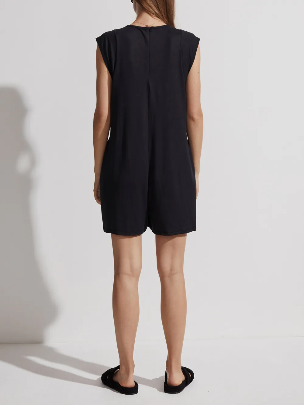 Black Simple Sleeveless Pocketed Romper