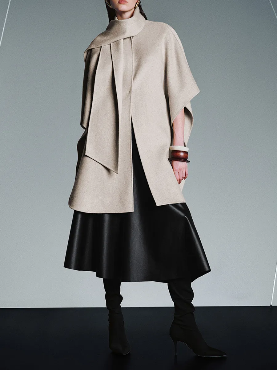 Lady's Grey Mid-Length Scarf With An Elegant Style Trench Coat