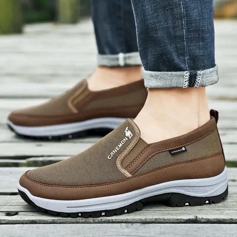 Plus Size Casual Sneakers US 15 Slip-On Walking Shoes Men Breathable Mesh Lightweight Athletic Shoes for Cross-Border Export