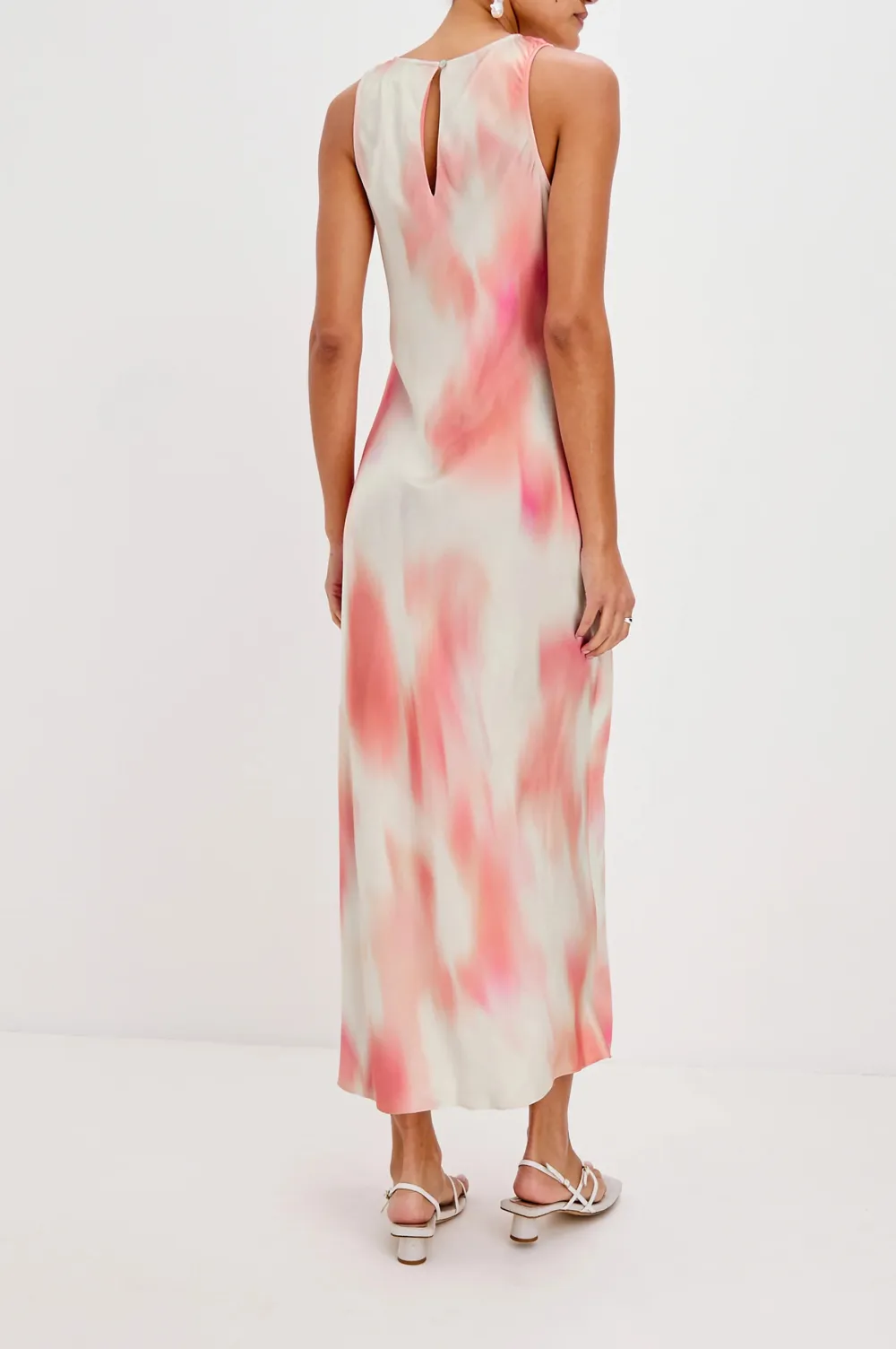 A Pleated Color-Block Dress With An Asymmetrical Side Waist Design