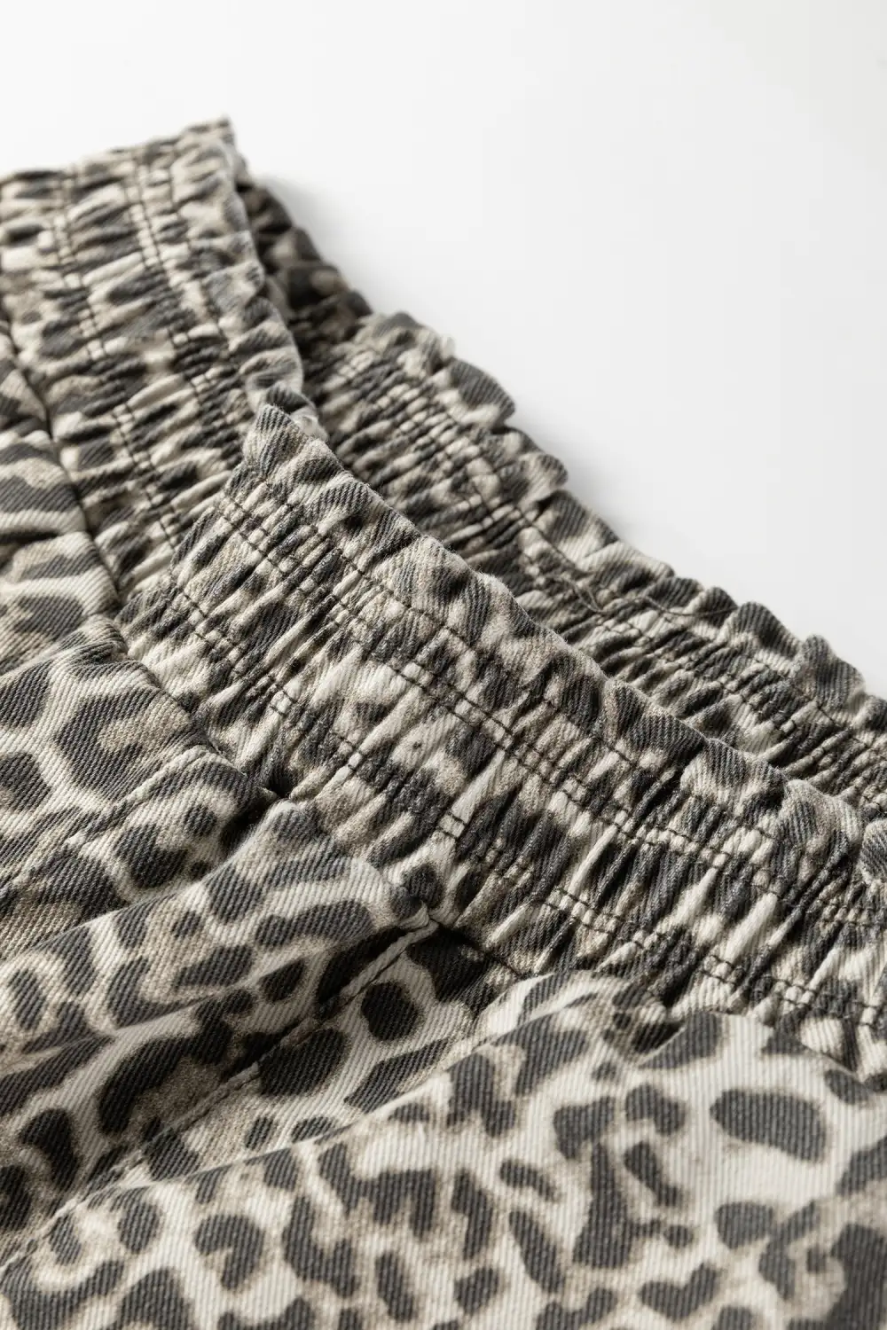Loose Elastic Waist Raw Hem Leopard Jeans