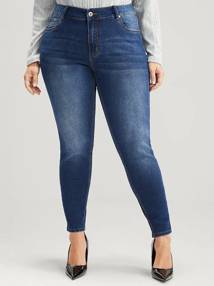 Mom Jeans Straight Very Stretchy High Rise Medium Wash Contrast Jeans