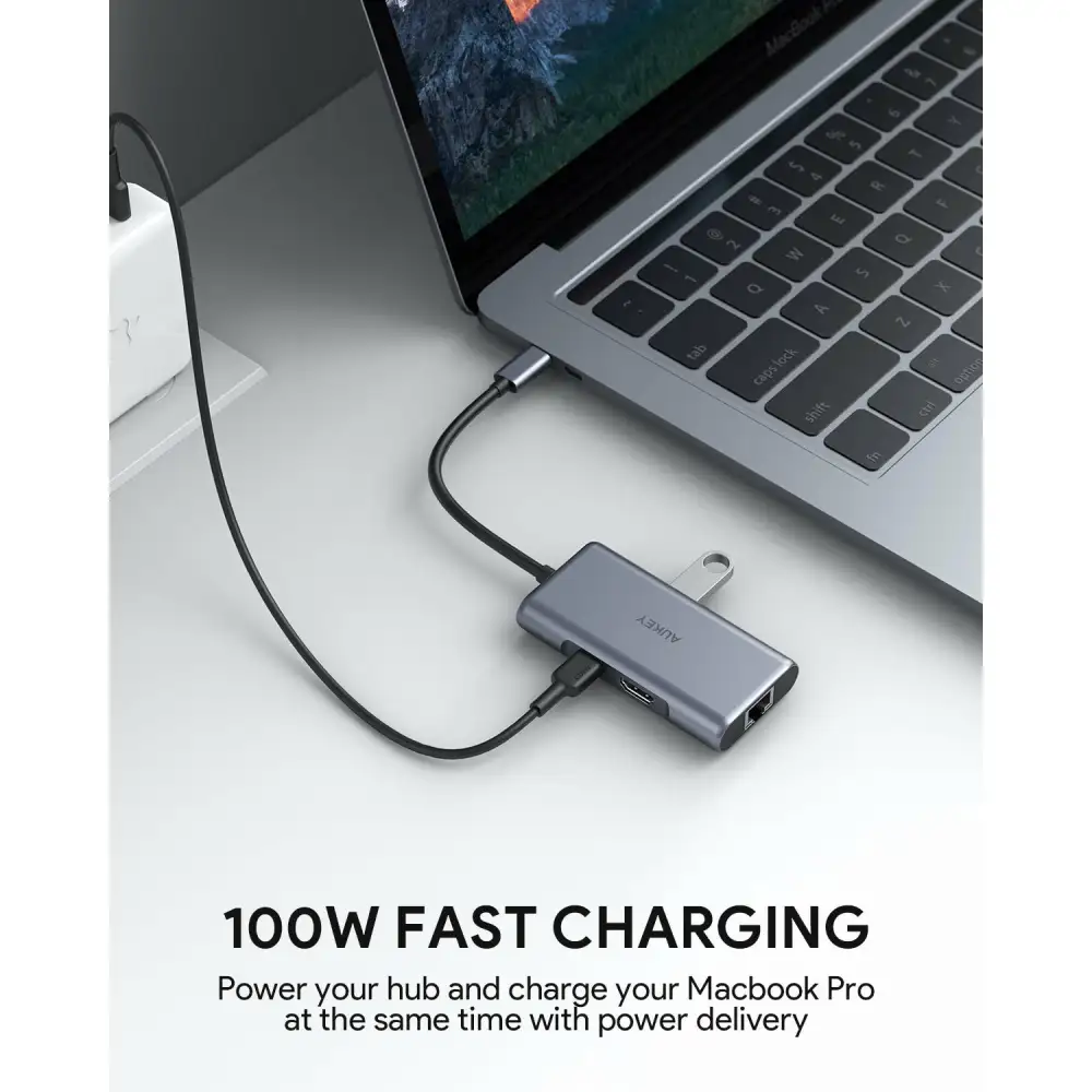 AUKEY  CB-C75 USB C Hub Adapter