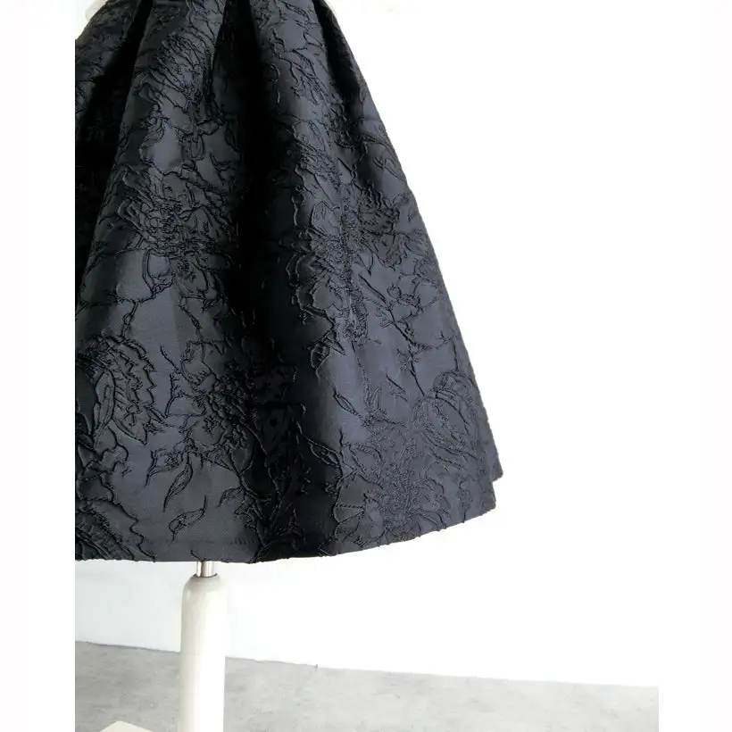 Airy Carry Flared Floral Skirt