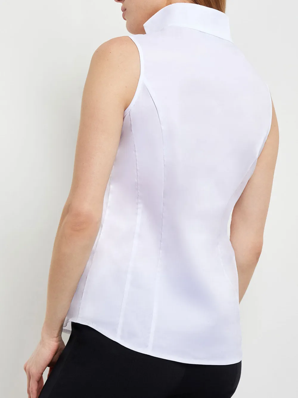 Sleeveless Solid Color Shirt