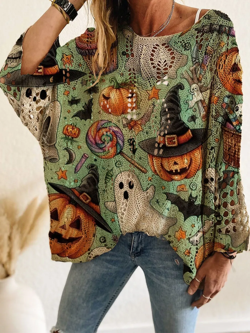 Halloween Long Sleeve with Diamond Cutout Bat Pumpkin Print