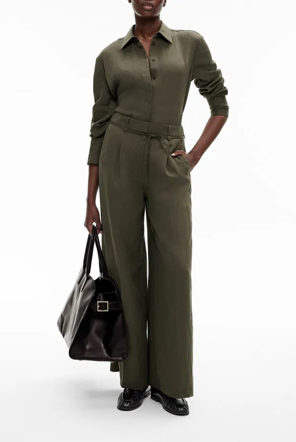 High-Waisted Slimming Wide-Leg Pants With A Belt