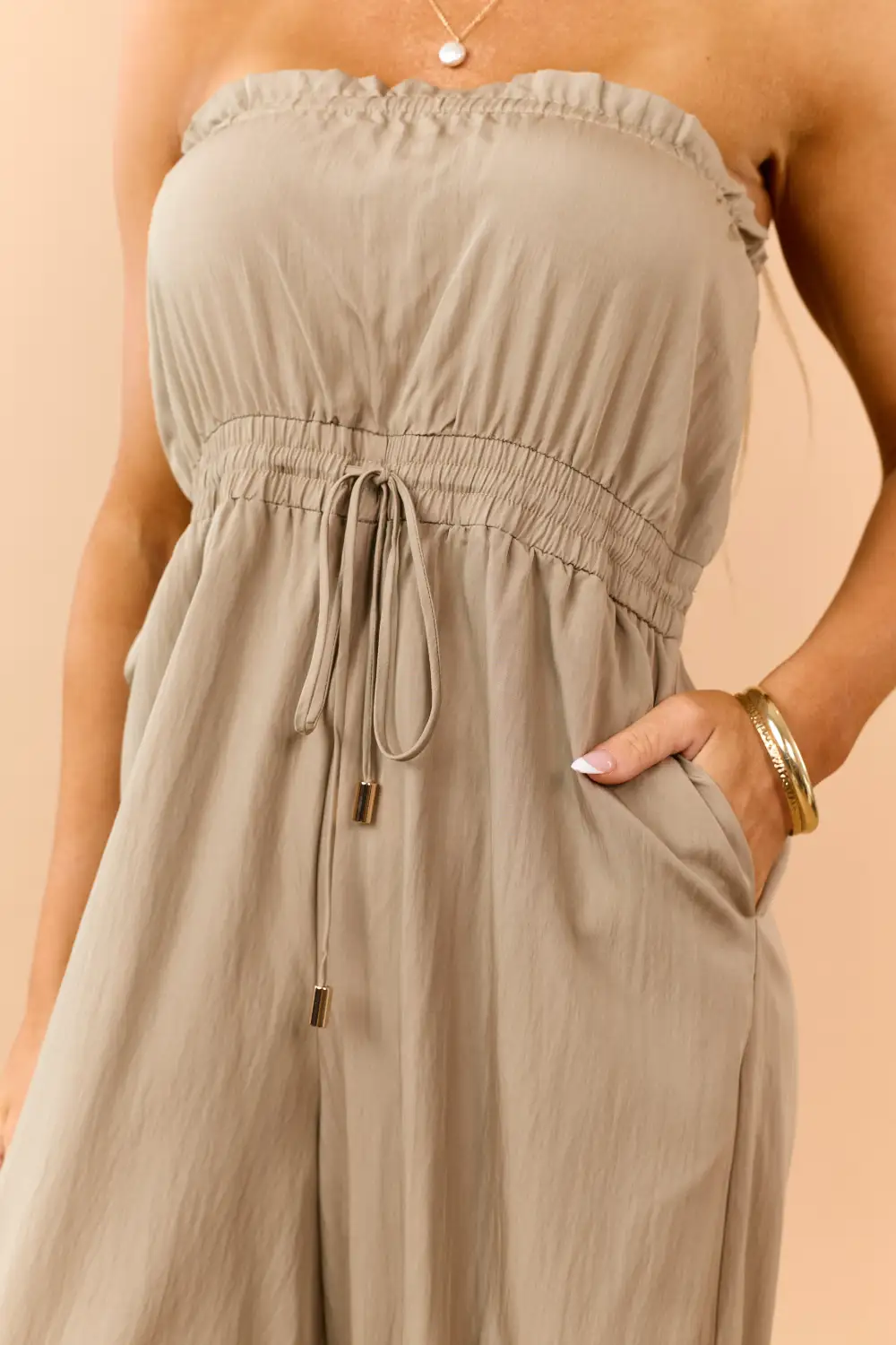 Peanut Strapless Balloon Leg Ruffle Trim