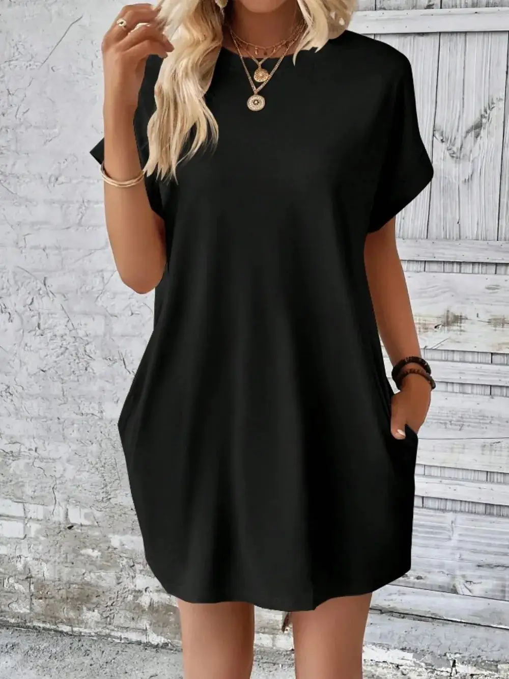 Relaxed Pocket Detail Round Neck Dress