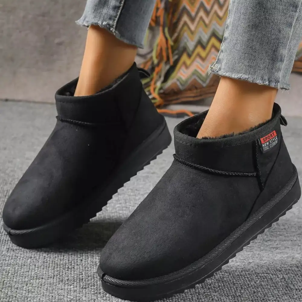 Relaxed Round Toe Platform Boots