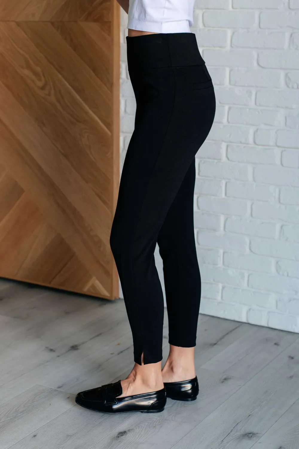 Magic Ankle Crop Skinny Pants In Black